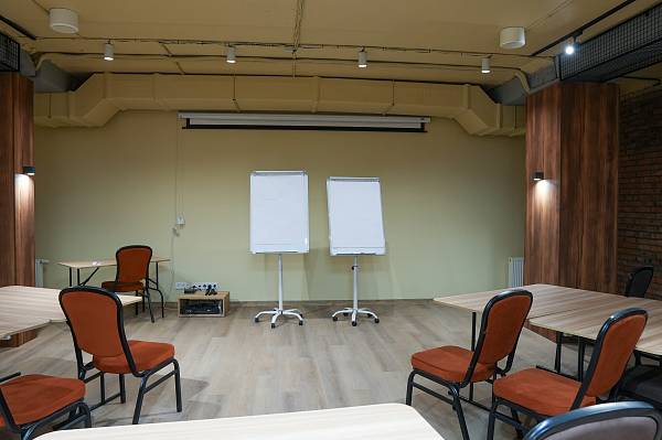 «Янтарный» конференц-зал в укрытии в отеле Optima Collection River Park  фото №114386