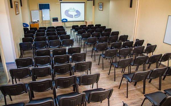 Конференц-залы  «Ракурс» на 30 - 50 - 100 человек фото №112917