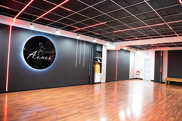 Танцевальные залы в центре фото №108257