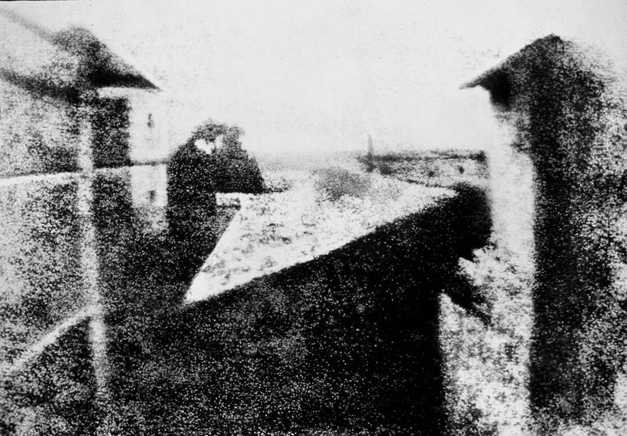 "Вид из окна" - первая в мире фотография 1stphotos01.jpg